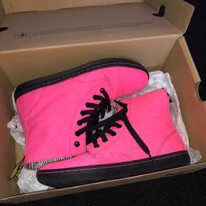 Dr Martens Hightop Sneakers